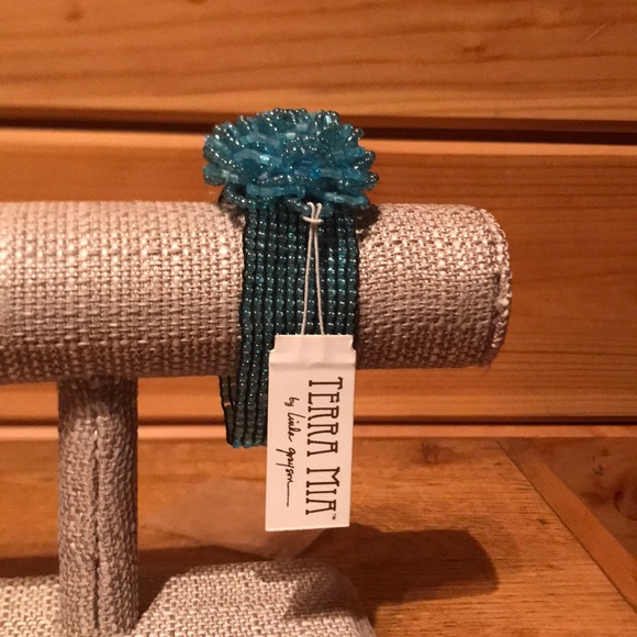 Terra Mia Jewelry - NEW Terra Mia Blue Flower Bracelet